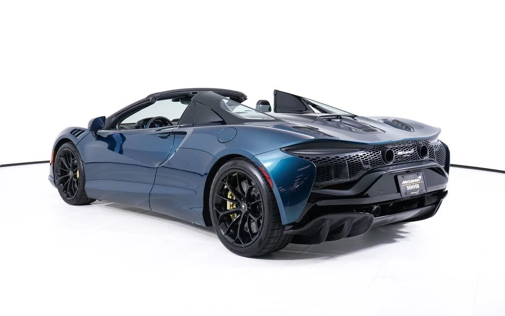 2025 McLaren Artura - Image 4 of 29