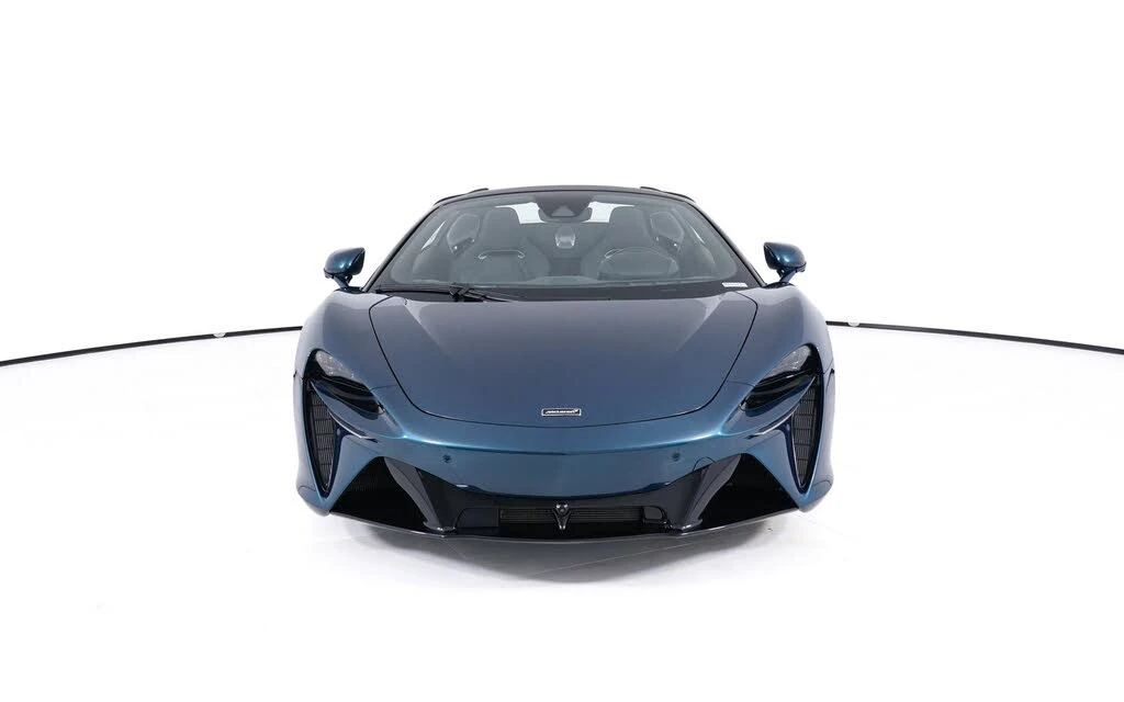 2025 McLaren Artura - Image 11 of 29