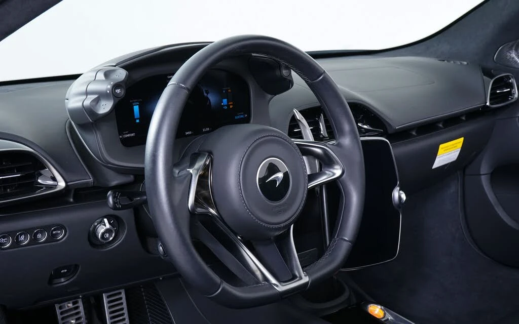 2025 McLaren Artura - Image 5 of 29