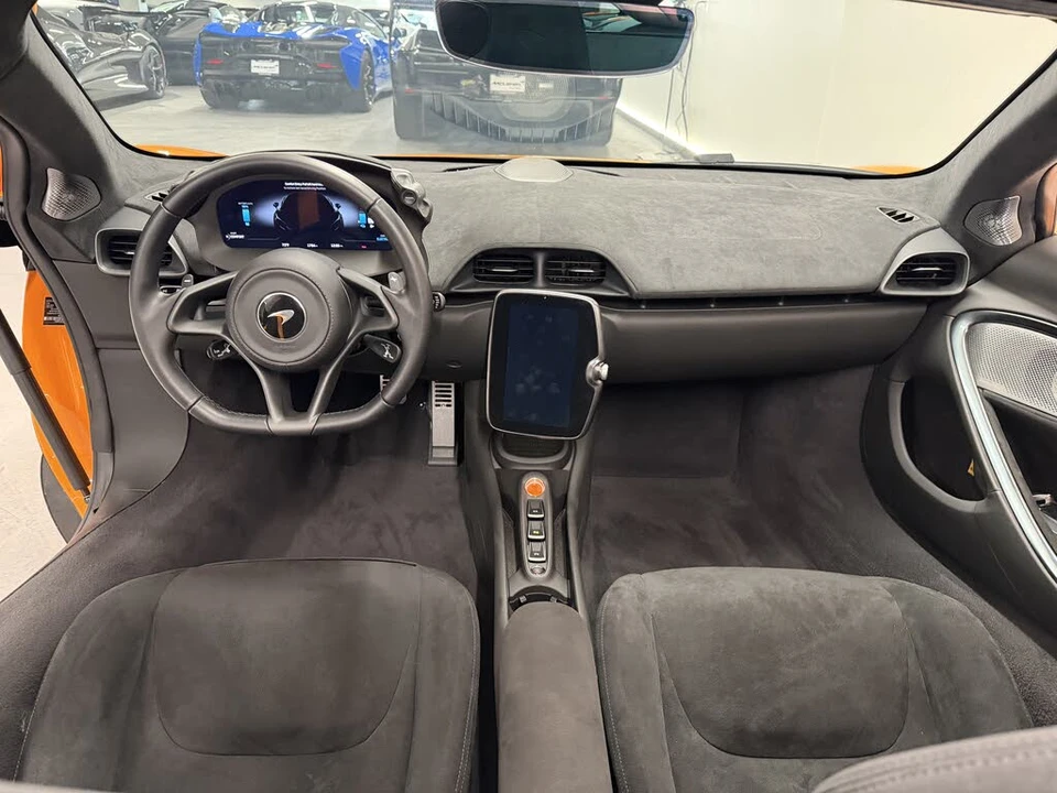 2025 McLaren Artura - Image 12 of 17