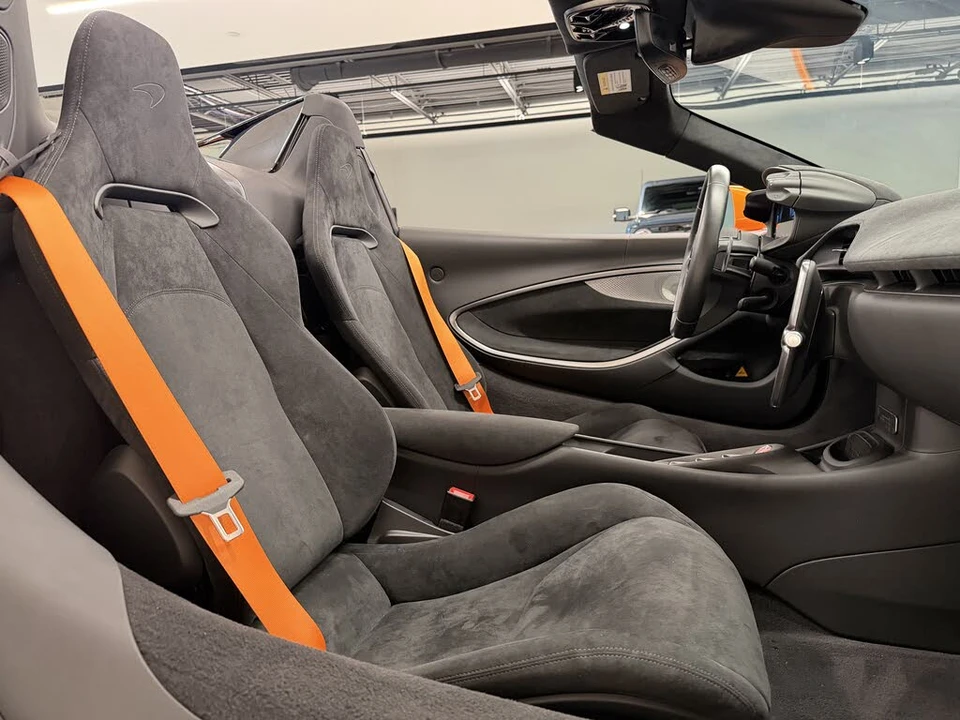 2025 McLaren Artura - Image 16 of 17