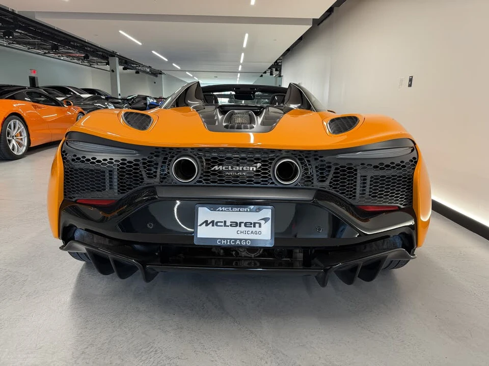 2025 McLaren Artura - Image 6 of 17