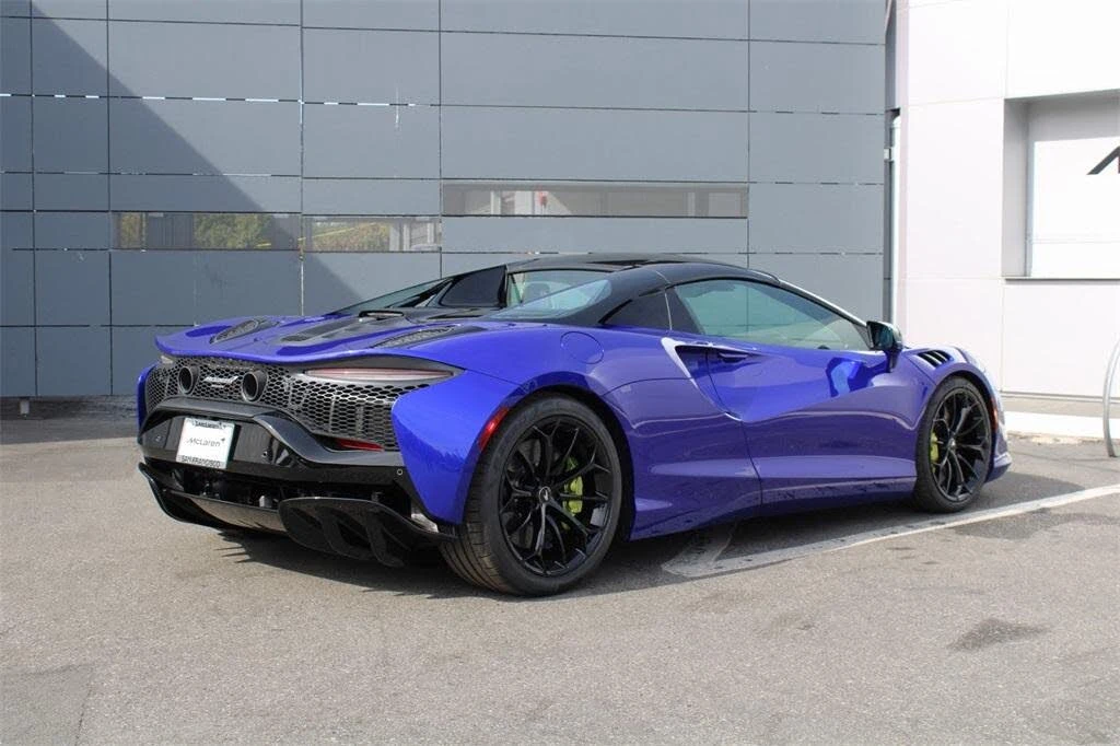 2025 McLaren Artura - Image 2 of 31