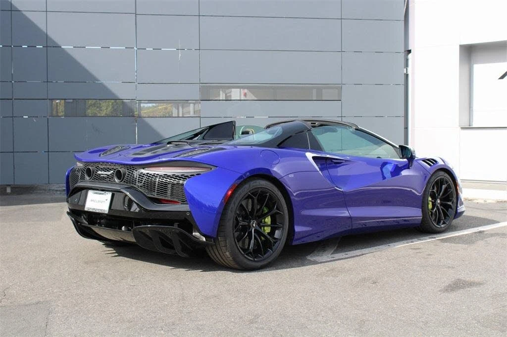2025 McLaren Artura - Image 30 of 31