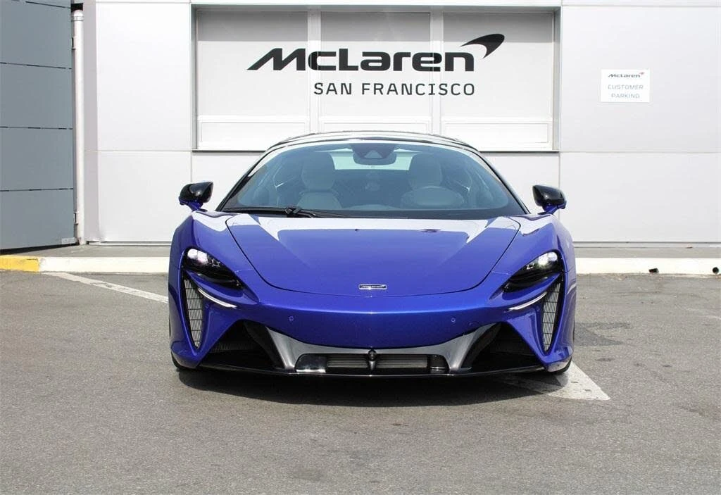 2025 McLaren Artura - Image 8 of 31