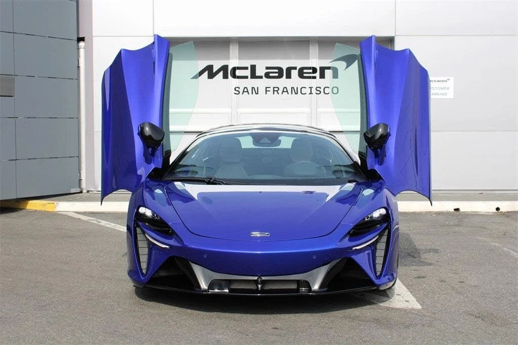 2025 McLaren Artura - Image 10 of 31