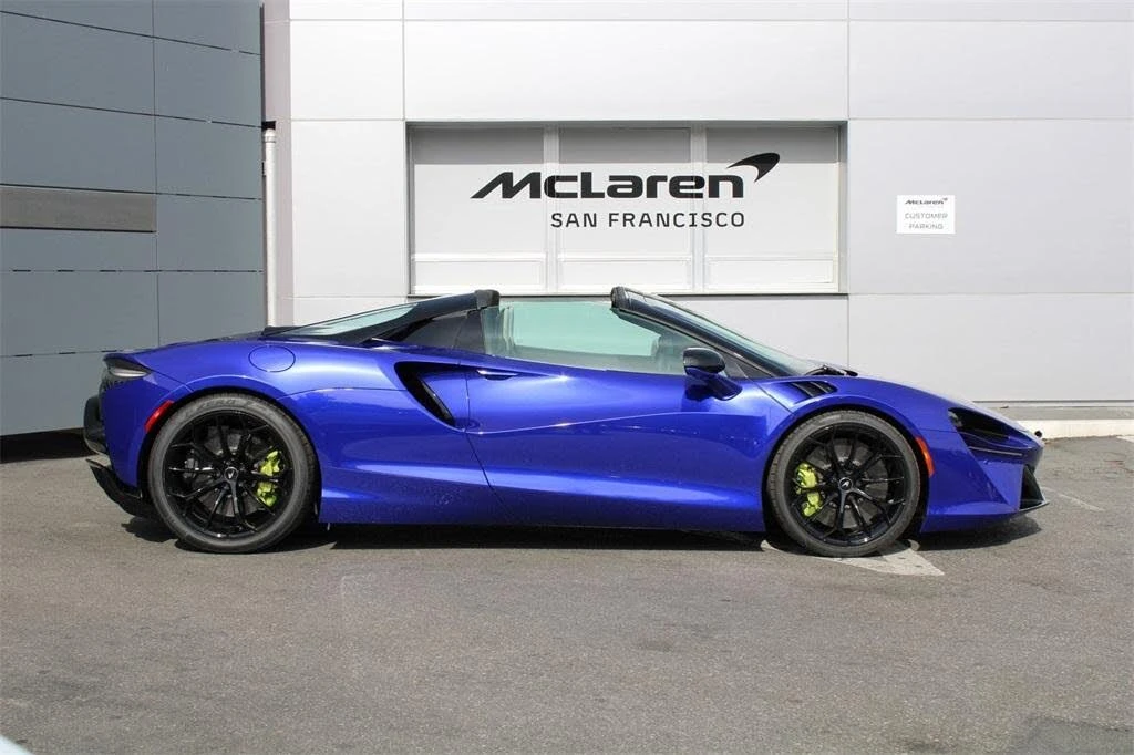 2025 McLaren Artura - Image 5 of 31