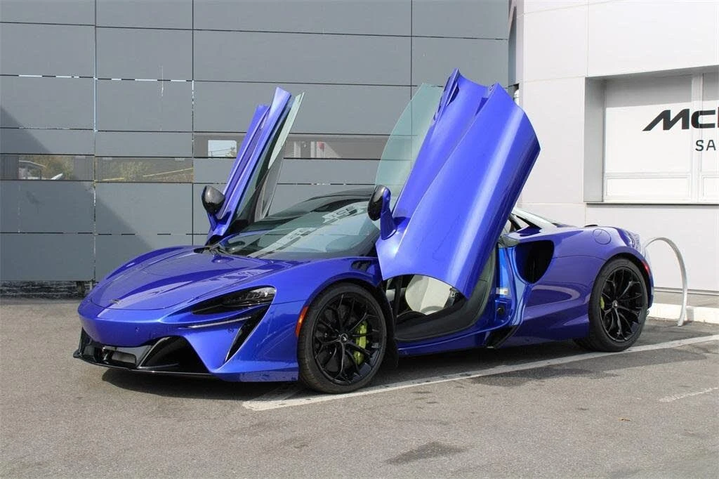 2025 McLaren Artura - Image 9 of 31