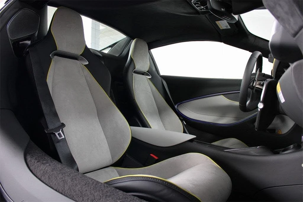 2025 McLaren Artura - Image 3 of 31