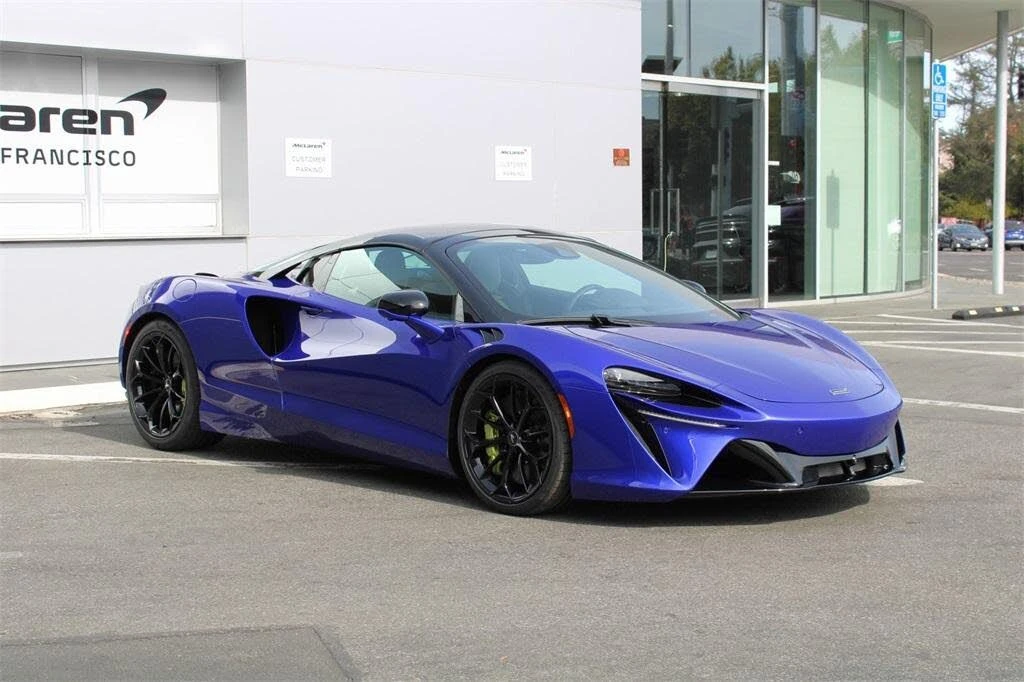 2025 McLaren Artura - Image 7 of 31