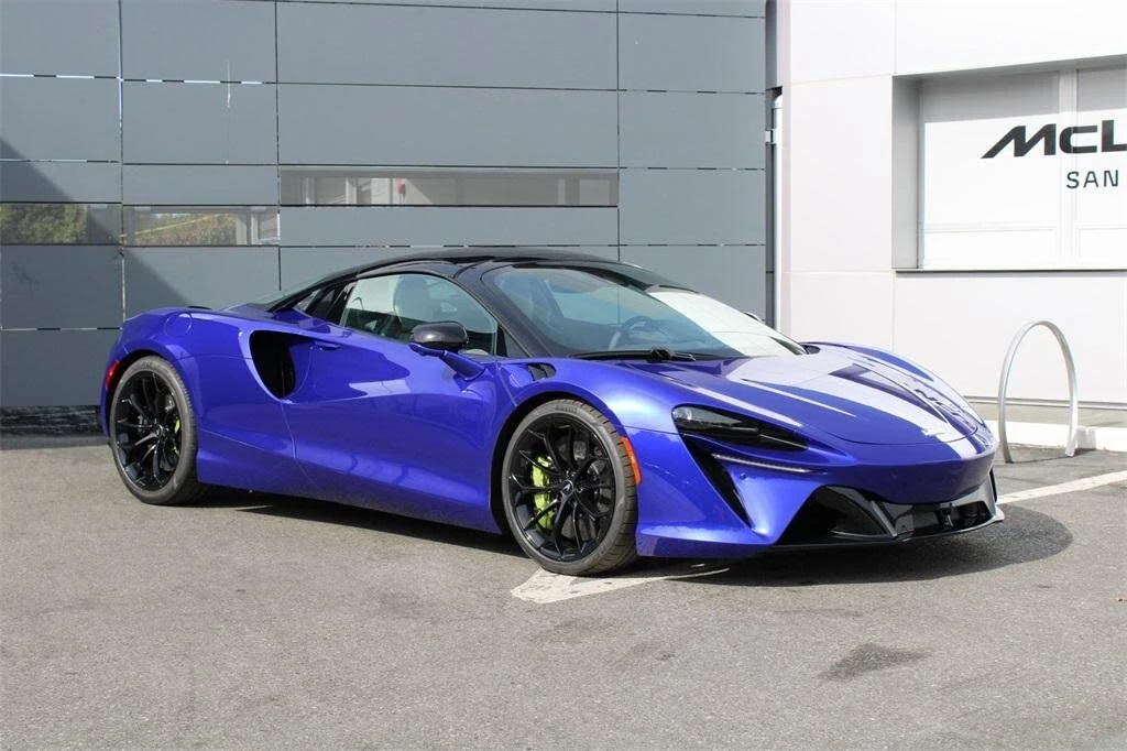 2025 McLaren Artura - Image 22 of 31