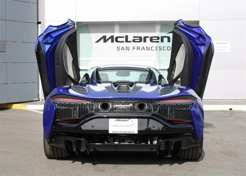 2025 McLaren Artura - Image 28 of 31