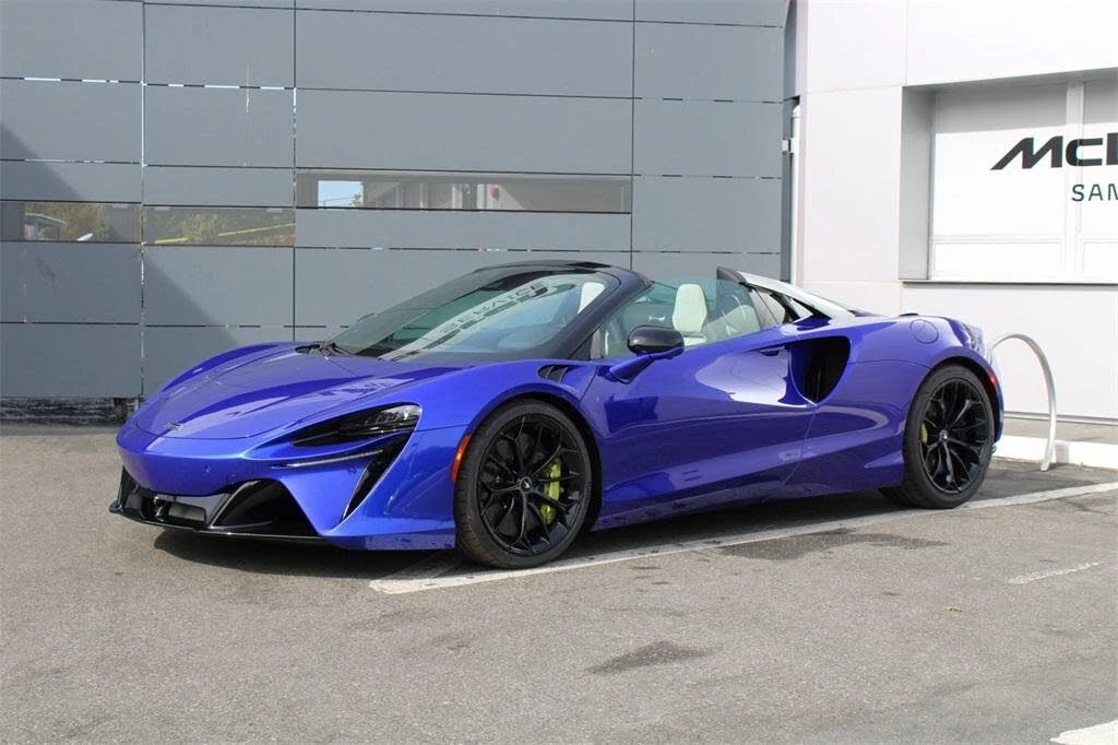 2025 McLaren Artura - Image 14 of 31