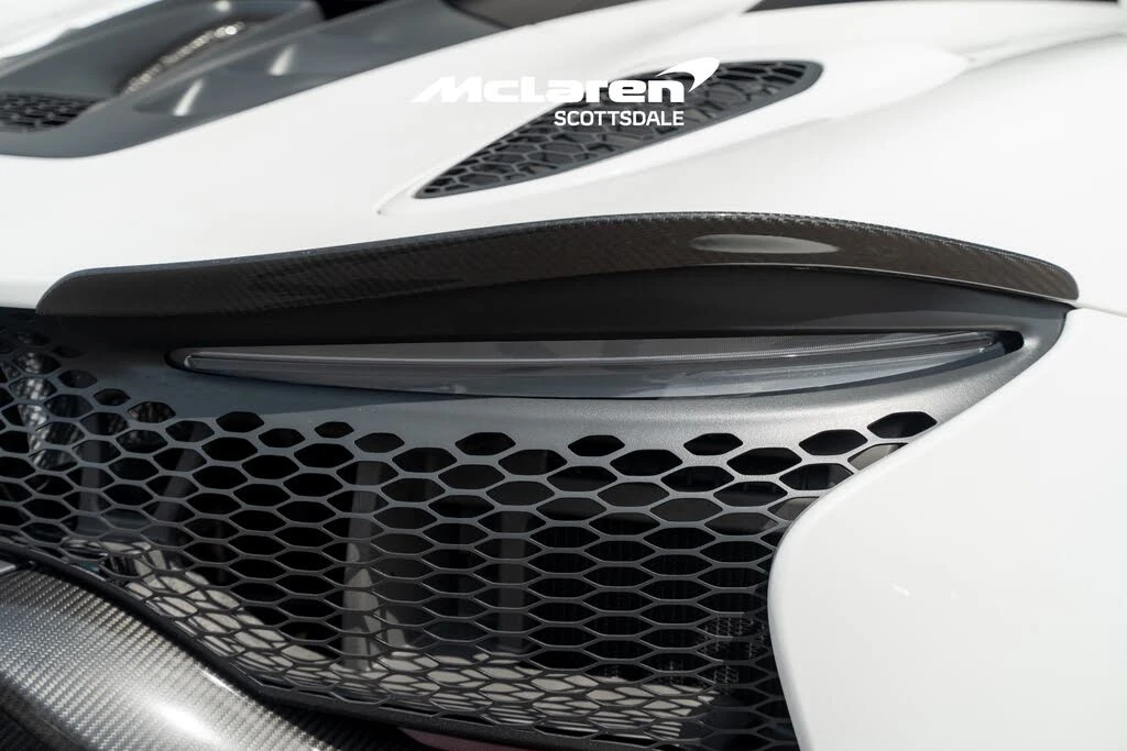 2025 McLaren Artura - Image 30 of 31