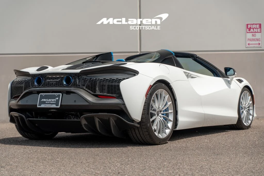 2025 McLaren Artura - Image 7 of 31
