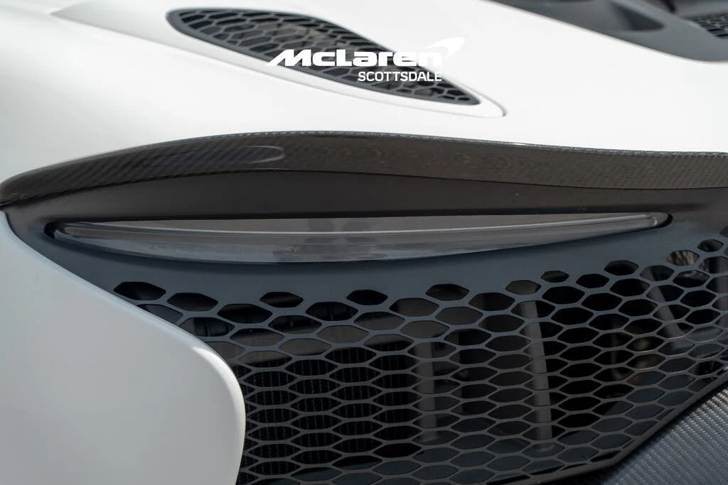 2025 McLaren Artura - Image 27 of 31