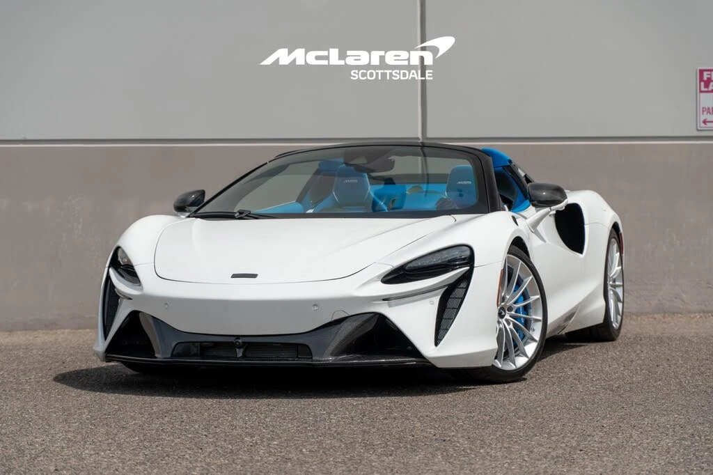 2025 McLaren Artura - Image 2 of 31