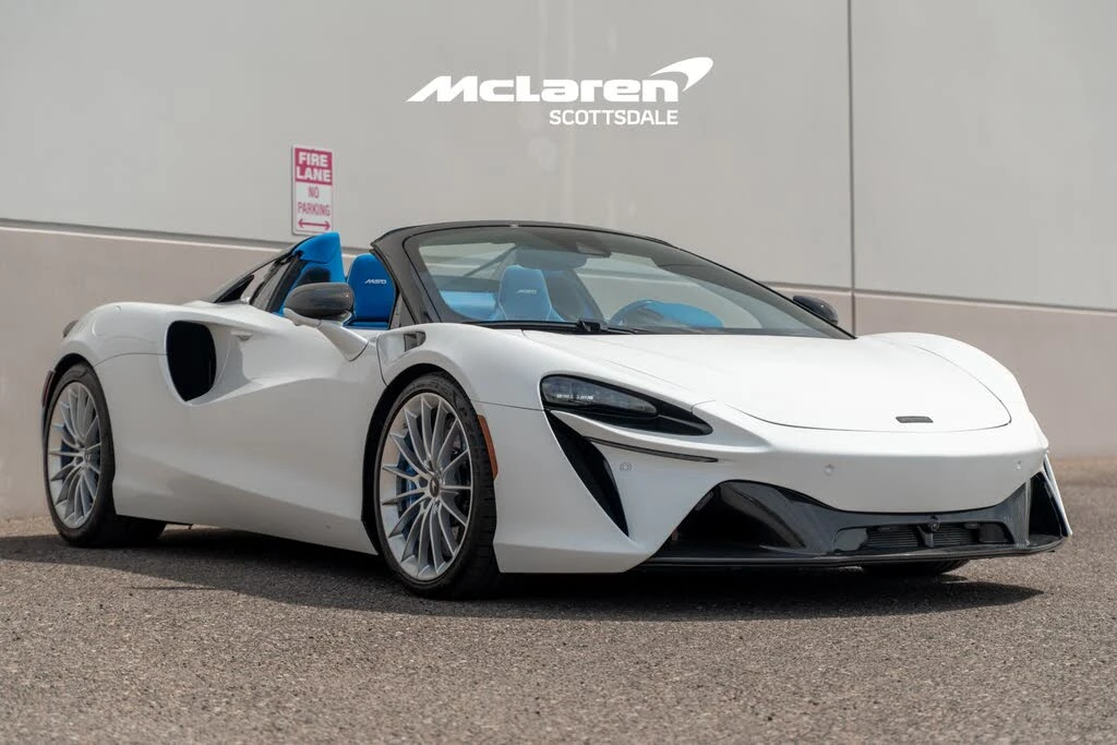 2025 McLaren Artura - Image 9 of 31