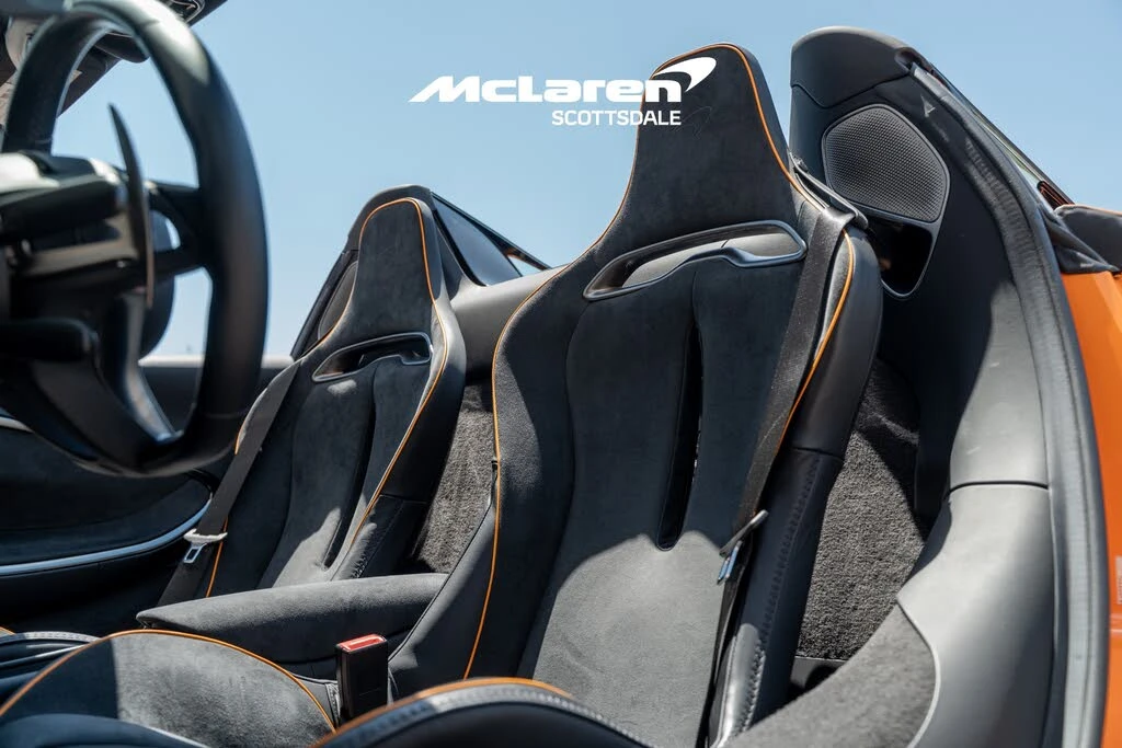 2025 McLaren Artura Spider - Image 11 of 29
