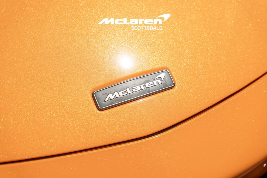 2025 McLaren Artura Spider - Image 19 of 29