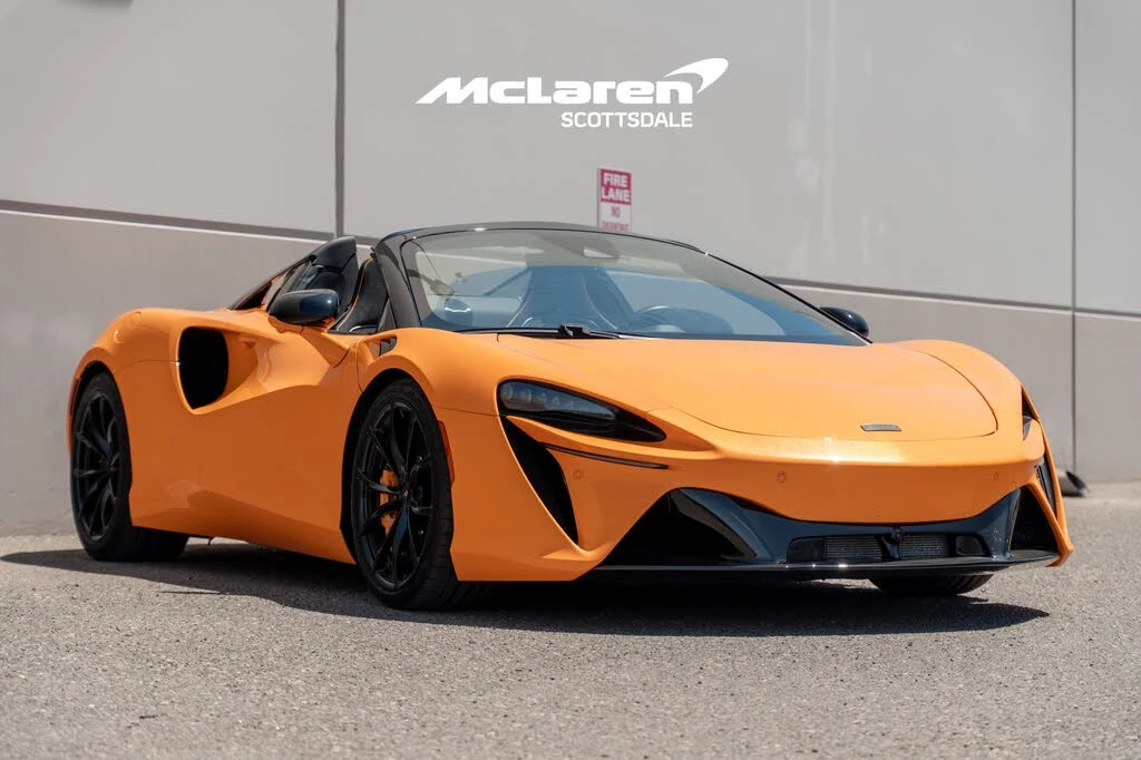 2025 McLaren Artura Spider - Image 9 of 29