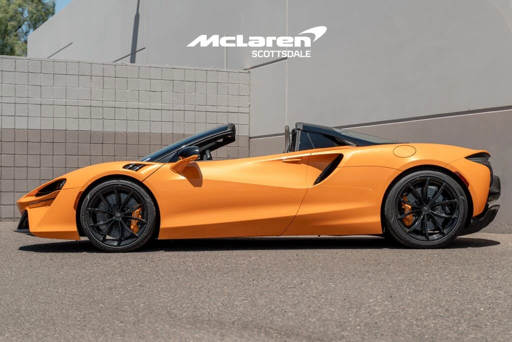 2025 McLaren Artura Spider - Image 4 of 29
