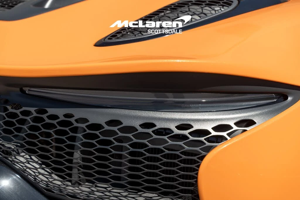 2025 McLaren Artura Spider - Image 23 of 29