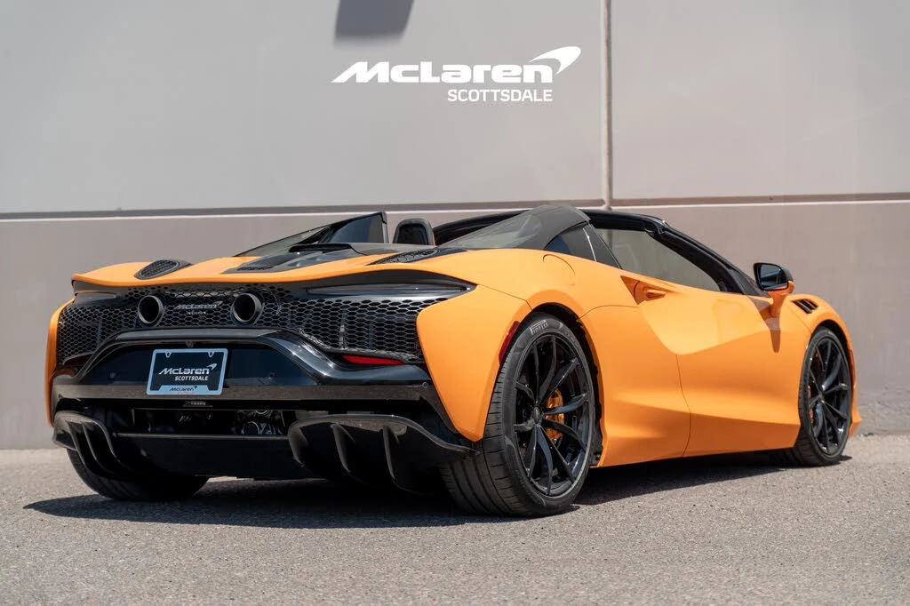 2025 McLaren Artura Spider - Image 7 of 29