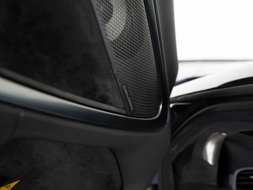 2025 McLaren Artura - Image 13 of 31
