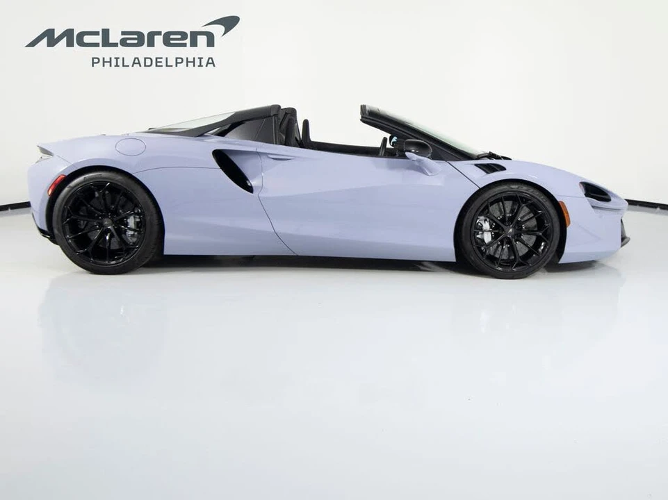 2025 McLaren Artura - Image 5 of 31