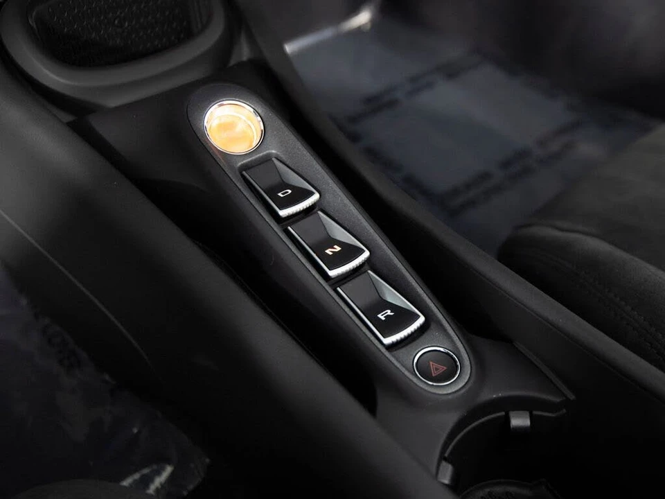 2025 McLaren Artura - Image 20 of 31