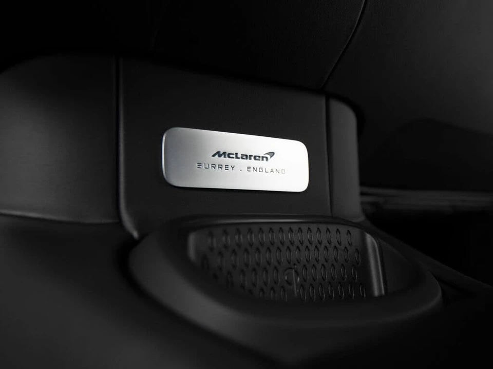 2025 McLaren Artura - Image 30 of 31