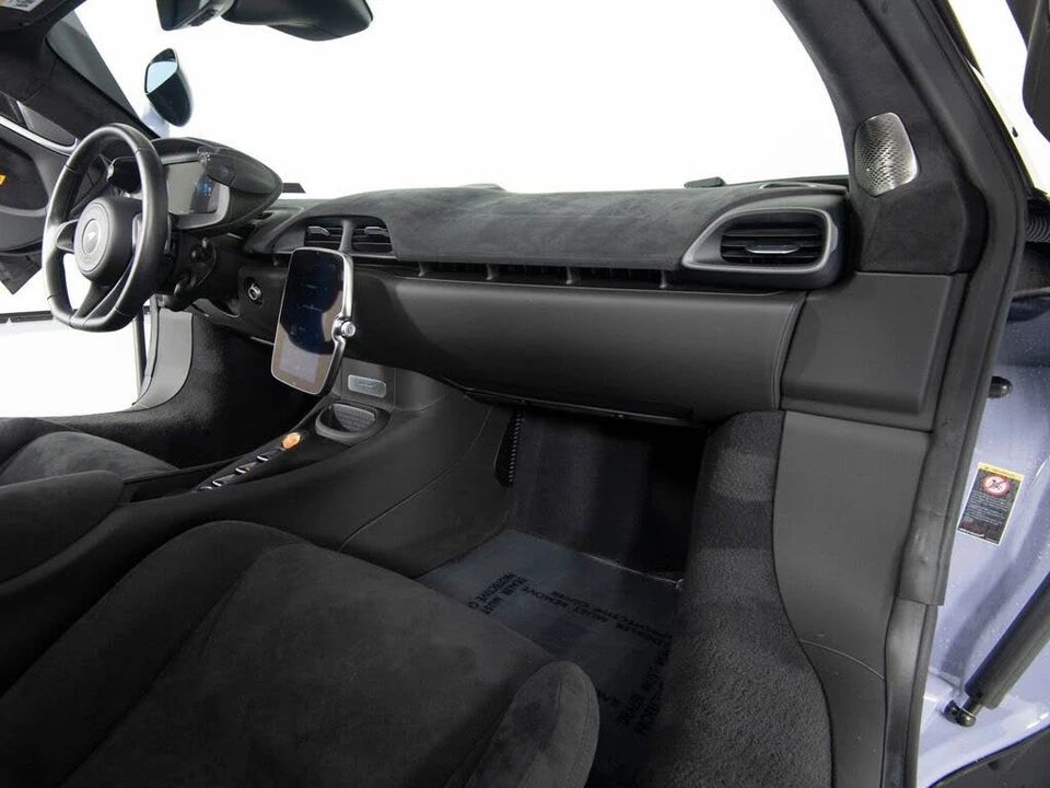 2025 McLaren Artura - Image 31 of 31