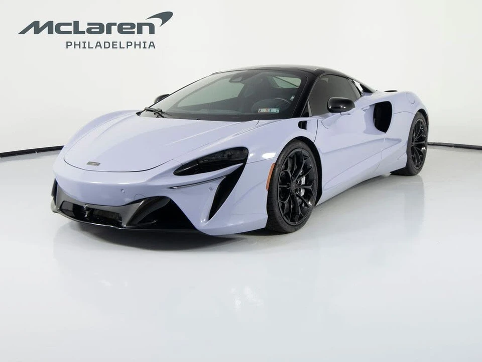 2025 McLaren Artura - Image 2 of 31