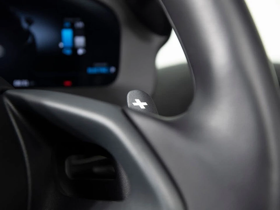 2025 McLaren Artura - Image 24 of 31
