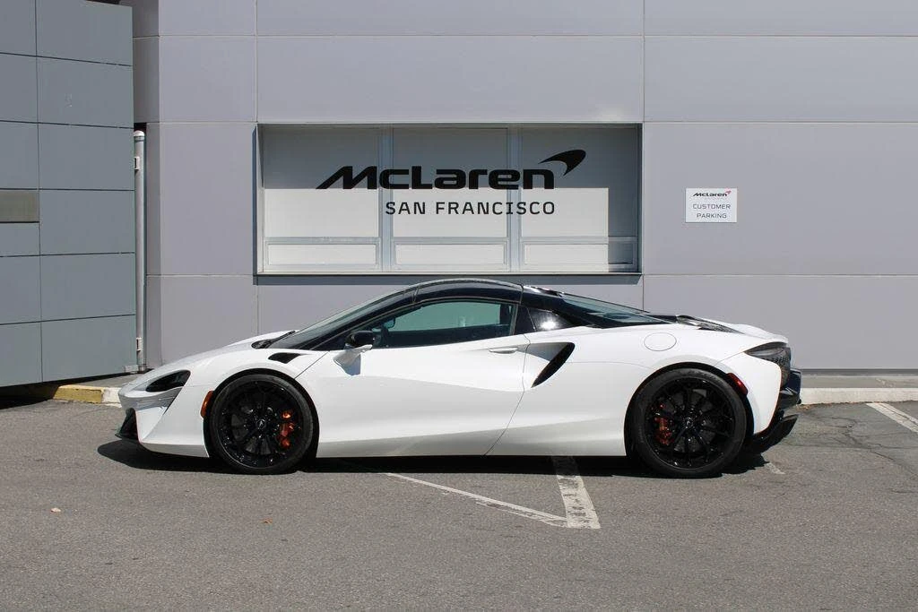 2025 McLaren Artura - Image 6 of 31