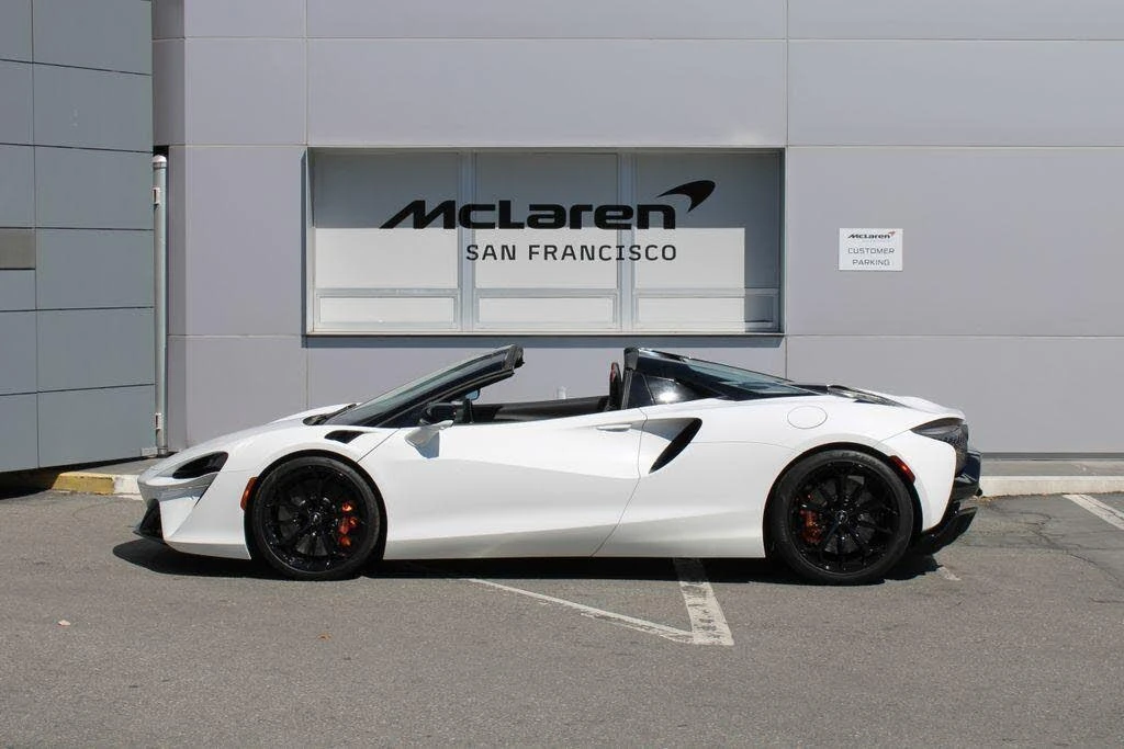 2025 McLaren Artura - Image 22 of 31