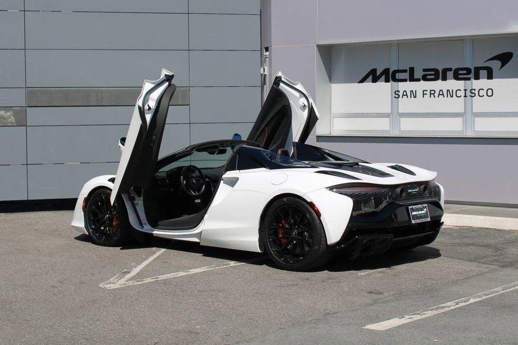 2025 McLaren Artura - Image 31 of 31