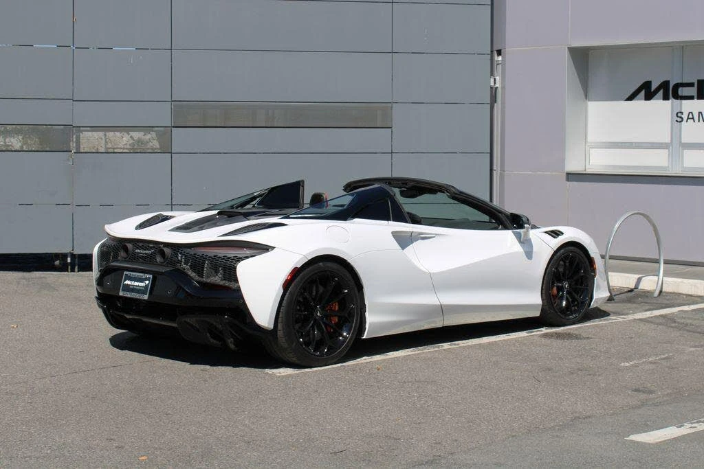 2025 McLaren Artura - Image 25 of 31