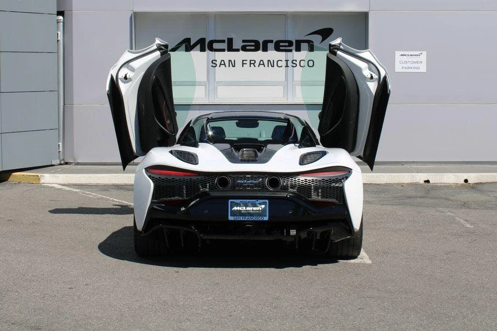 2025 McLaren Artura - Image 16 of 31