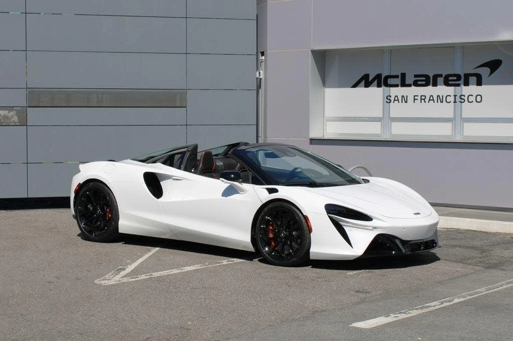 2025 McLaren Artura - Image 27 of 31