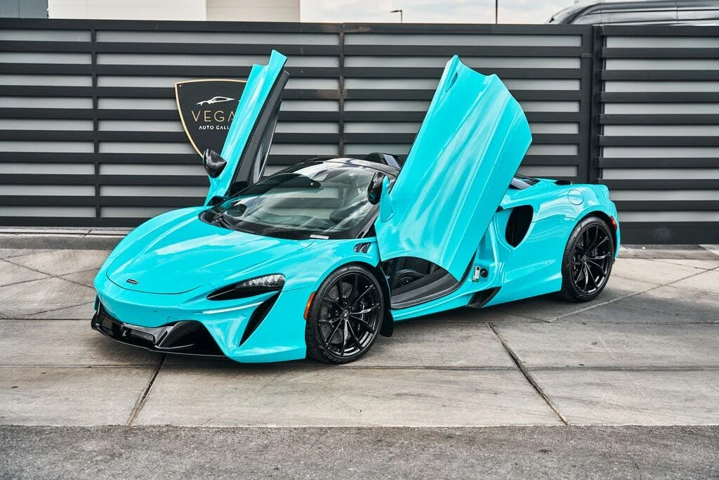 2025 McLaren Artura - Image 5 of 31