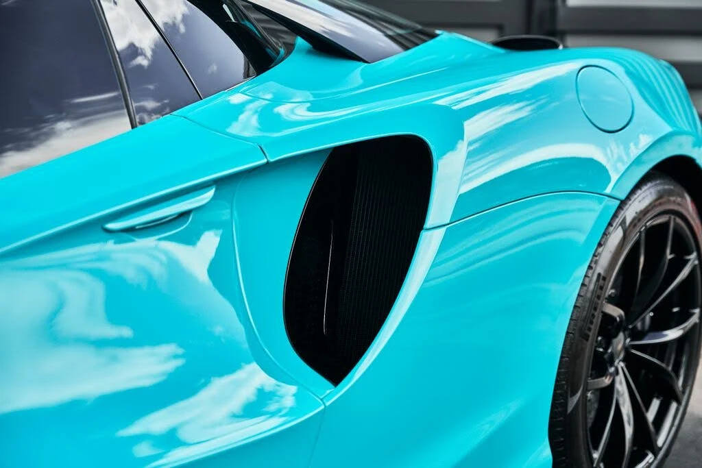 2025 McLaren Artura - Image 11 of 31