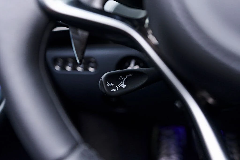 2025 McLaren Artura - Image 26 of 31