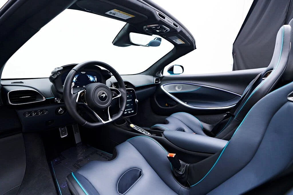 2025 McLaren Artura - Image 2 of 31