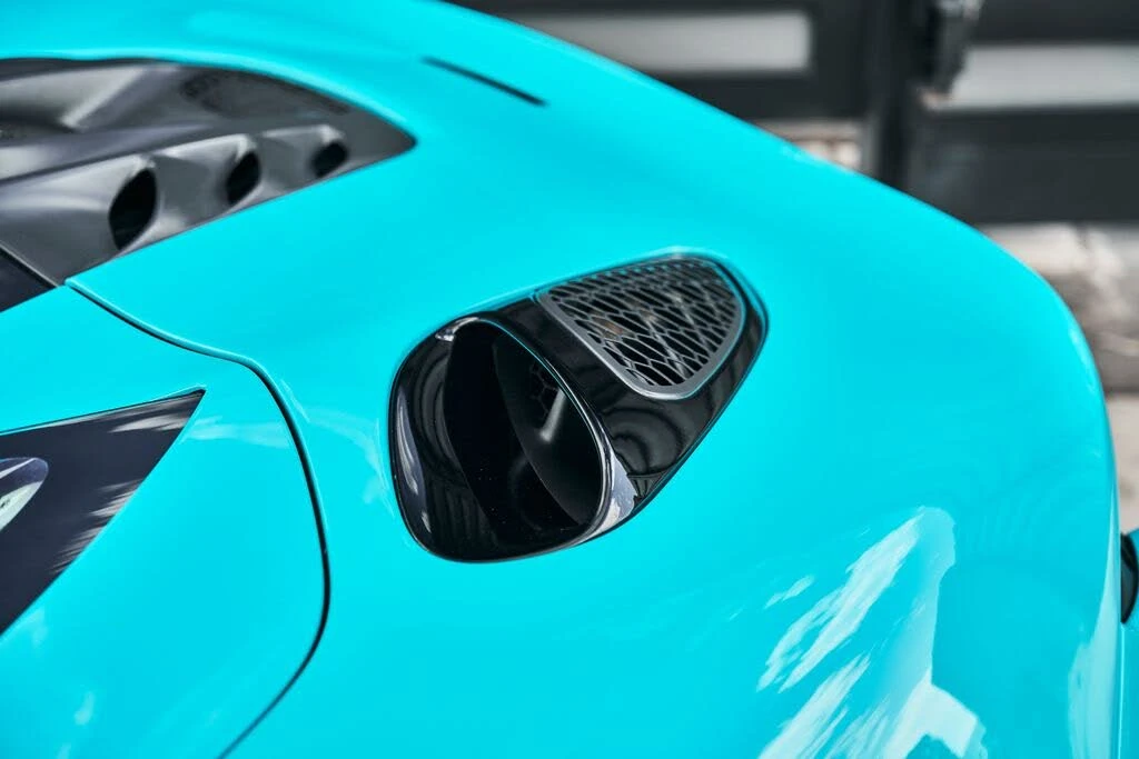 2025 McLaren Artura - Image 12 of 31