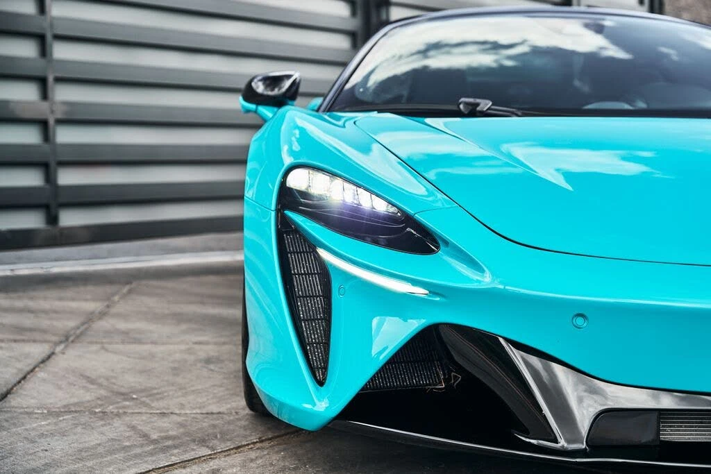2025 McLaren Artura - Image 9 of 31