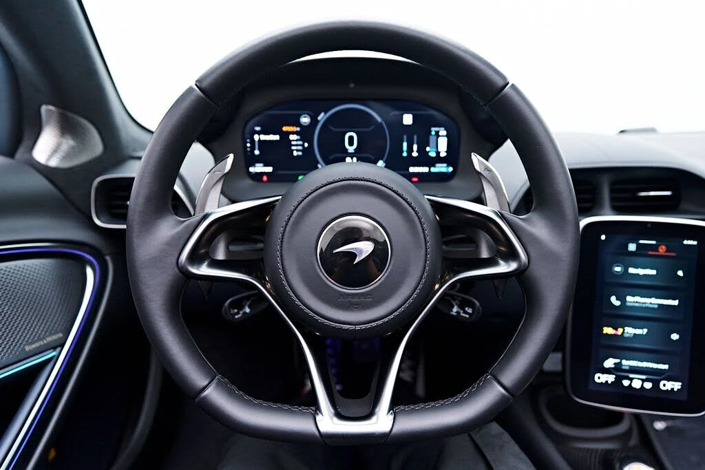 2025 McLaren Artura - Image 24 of 31