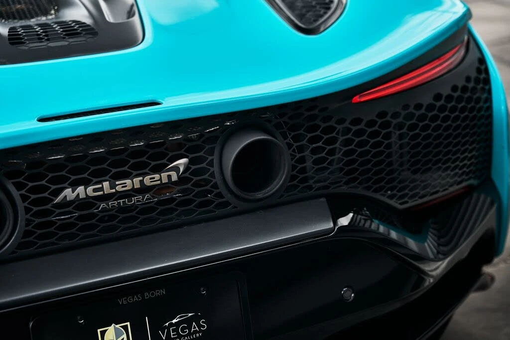 2025 McLaren Artura - Image 15 of 31
