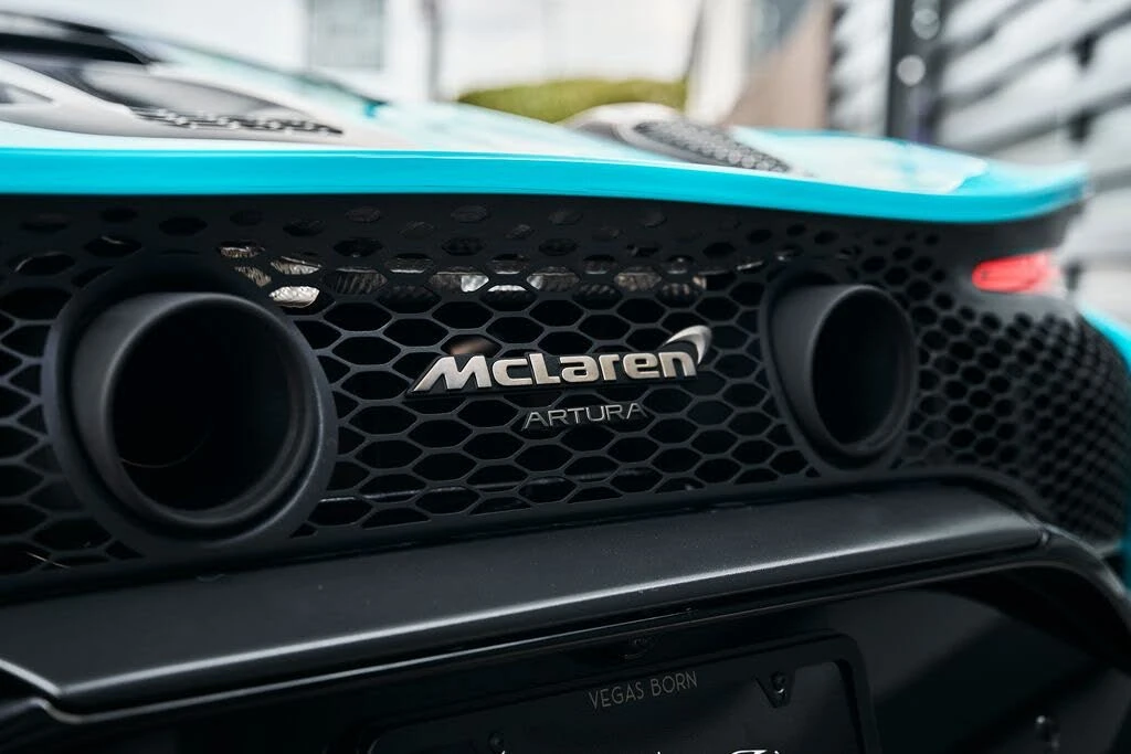 2025 McLaren Artura - Image 14 of 31